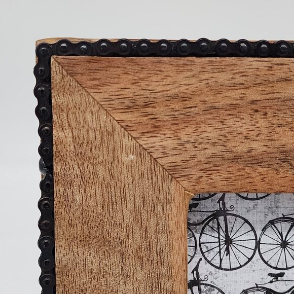 Rustic Wood Picture Frame With Bicycle Chain Border 3.5"x5.5" - Picture 3 of 11